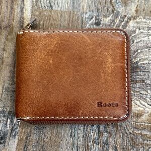 Roots | Genuine Leather Zipper Close Wallet